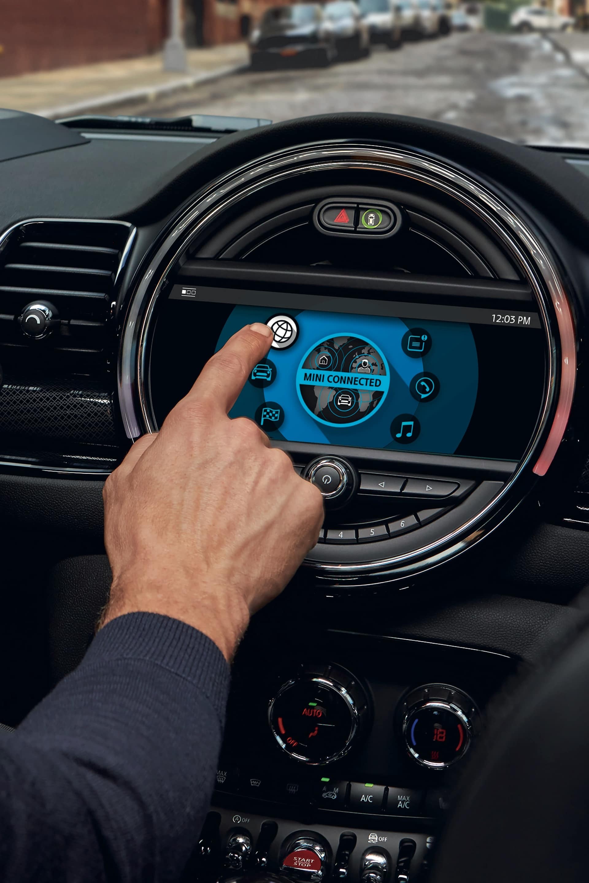 MINI Clubman - interior - consola central con pantalla táctil MINI Clubman - interior - consola central con pantalla táctil